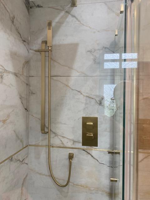 High-spec bathroom shower finish